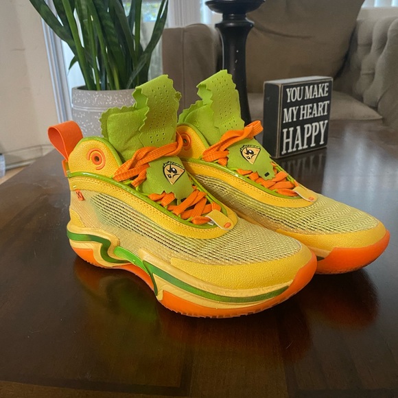 Like New Boys Air Jordan Xxxvi 36 Nitro X
Jayson Tatum Taco Jay. - Picture 2 of 9